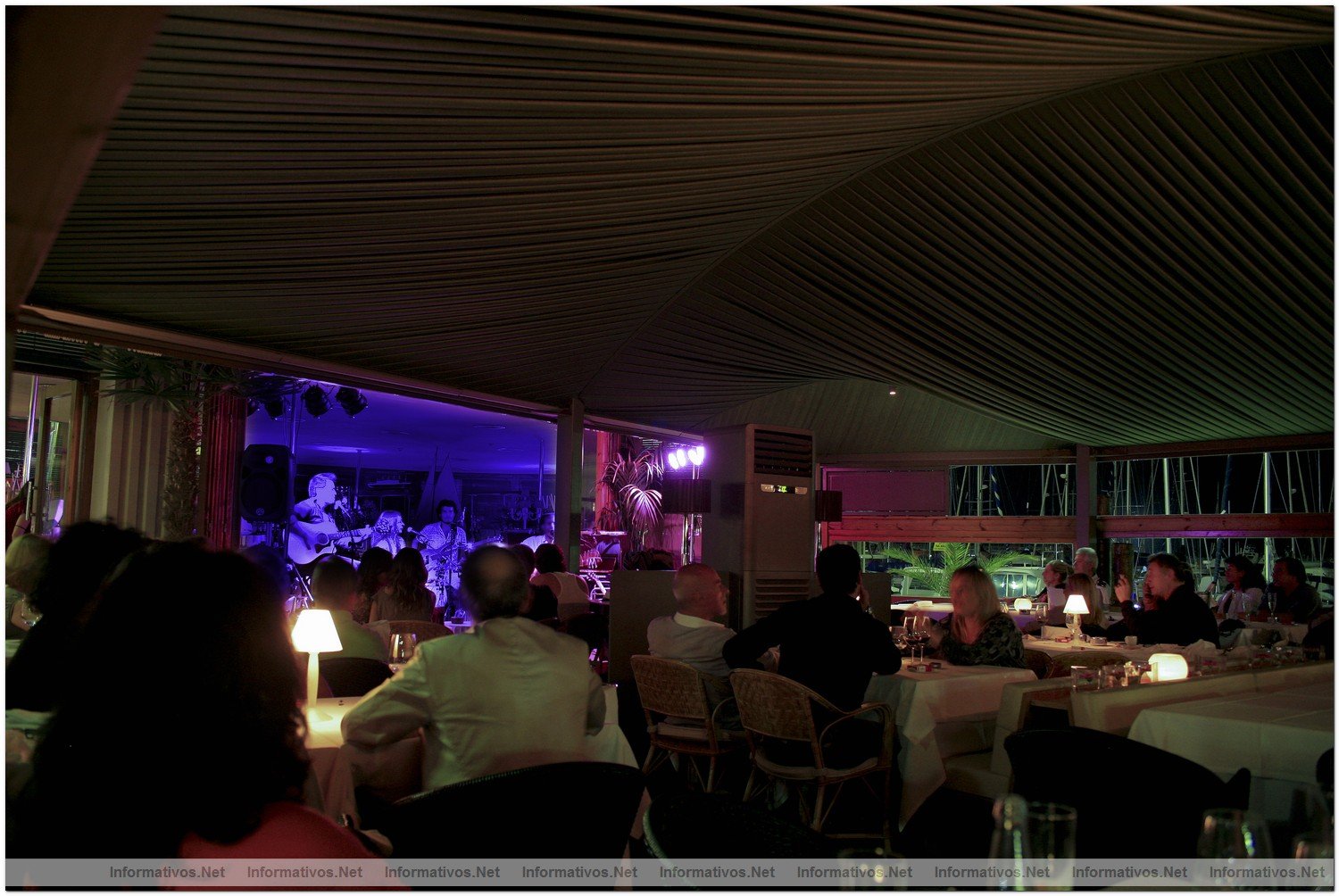 Restaurante 'Moll Oest' en el Puerto de Masnou (Barcelona)