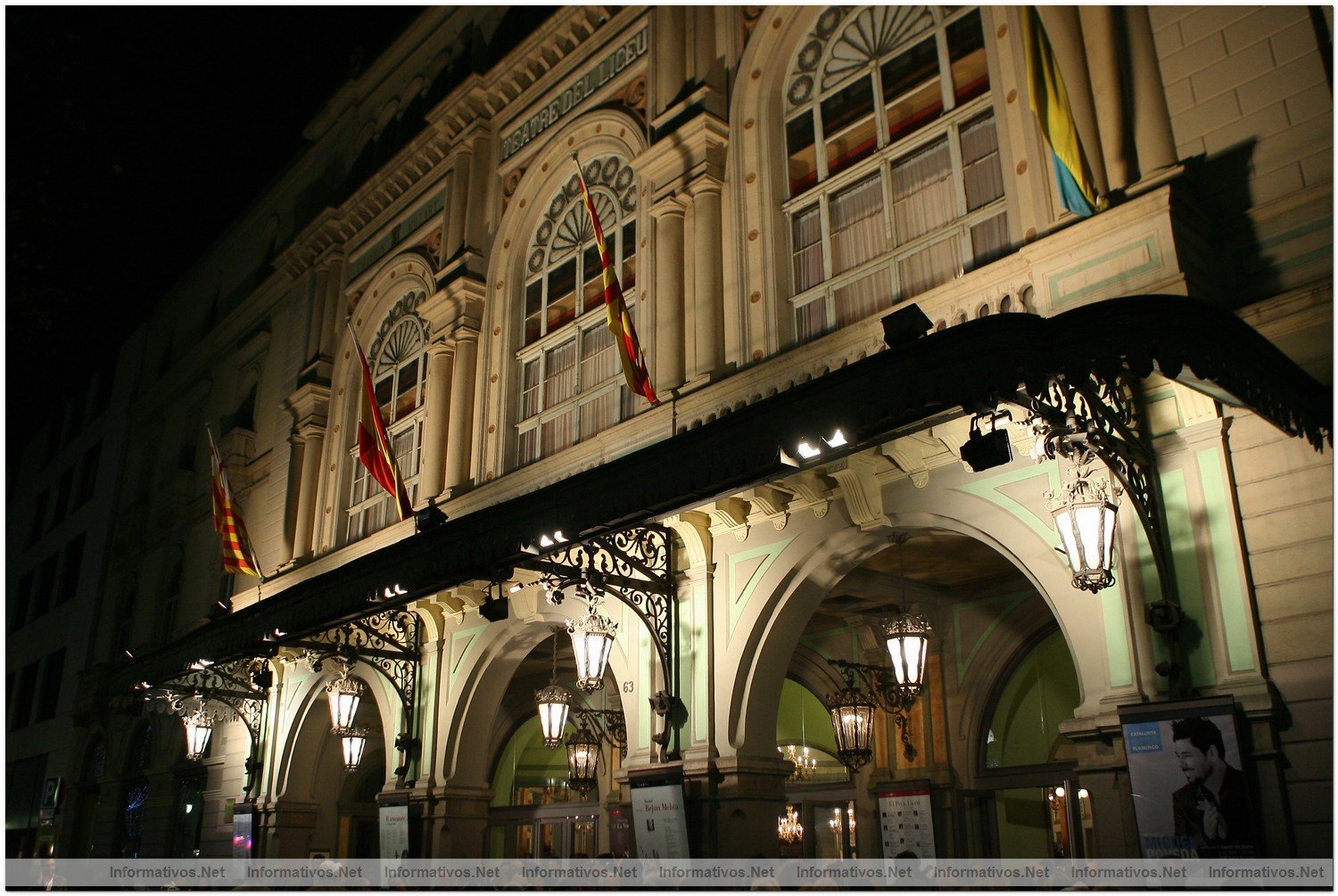 La reina Doa Sofa ha presidido la representacin en el Gran Teatro del Liceo de Barcelona de la pera Il Trovatore de Giuseppe Verdi, con motivo del dcimo aniversario de la reapertura del emblemtico espacio