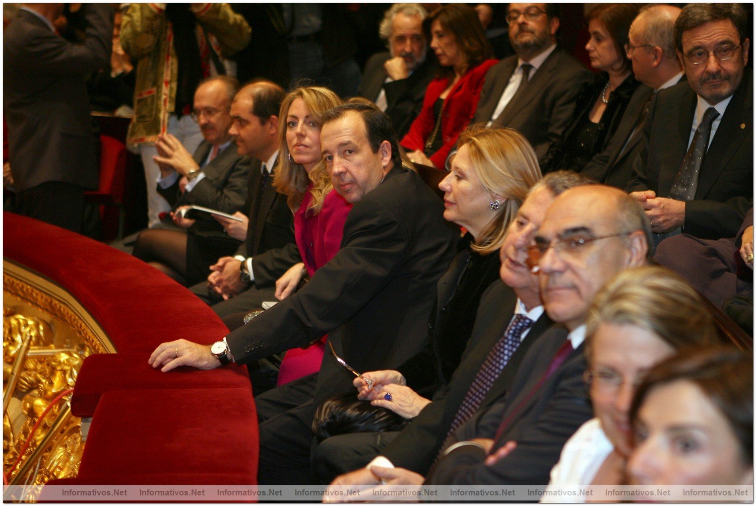 La reina Doa Sofa ha presidido la representacin en el Gran Teatro del Liceo de Barcelona de la pera Il Trovatore de Giuseppe Verdi, con motivo del dcimo aniversario de la reapertura del emblemtico espacio