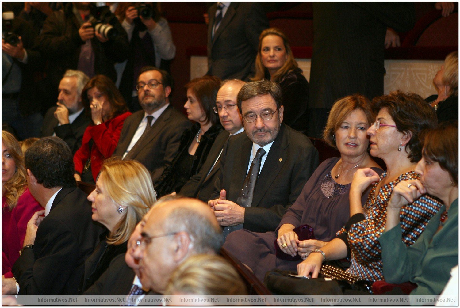La reina Doa Sofa ha presidido la representacin en el Gran Teatro del Liceo de Barcelona de la pera Il Trovatore de Giuseppe Verdi, con motivo del dcimo aniversario de la reapertura del emblemtico espacio. Narcis Serra (en primer trmino)