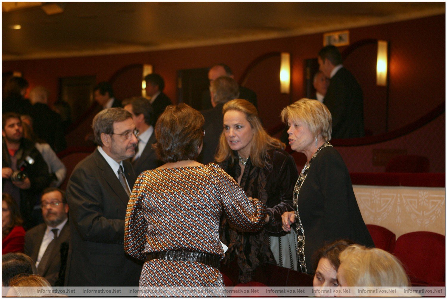 La reina Doa Sofa ha presidido la representacin en el Gran Teatro del Liceo de Barcelona de la pera Il Trovatore de Giuseppe Verdi, con motivo del dcimo aniversario de la reapertura del emblemtico espacio