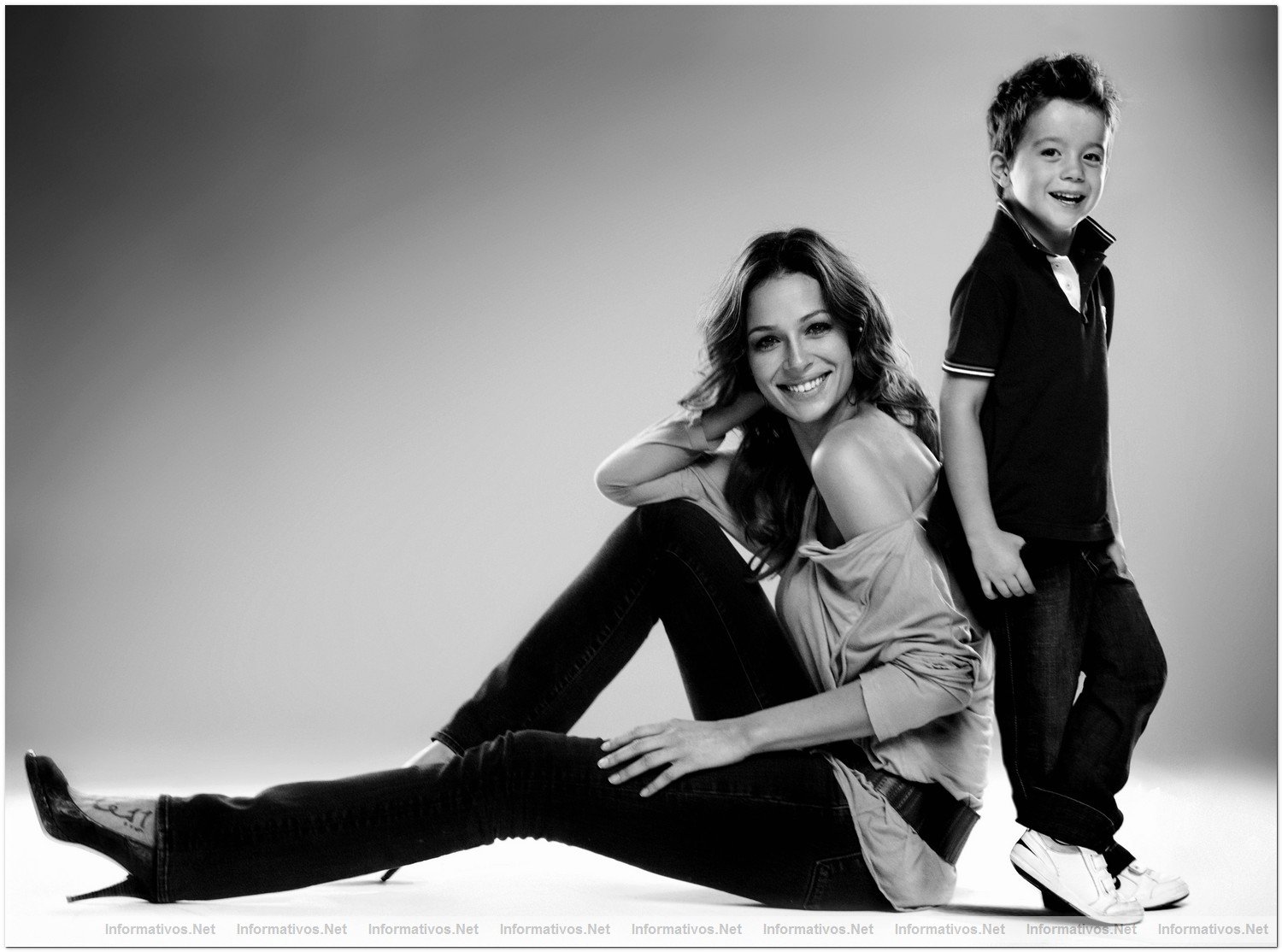 Presentacin del Calendario Talita 2010: Ivn y Eva Gonzlez (Octubre)