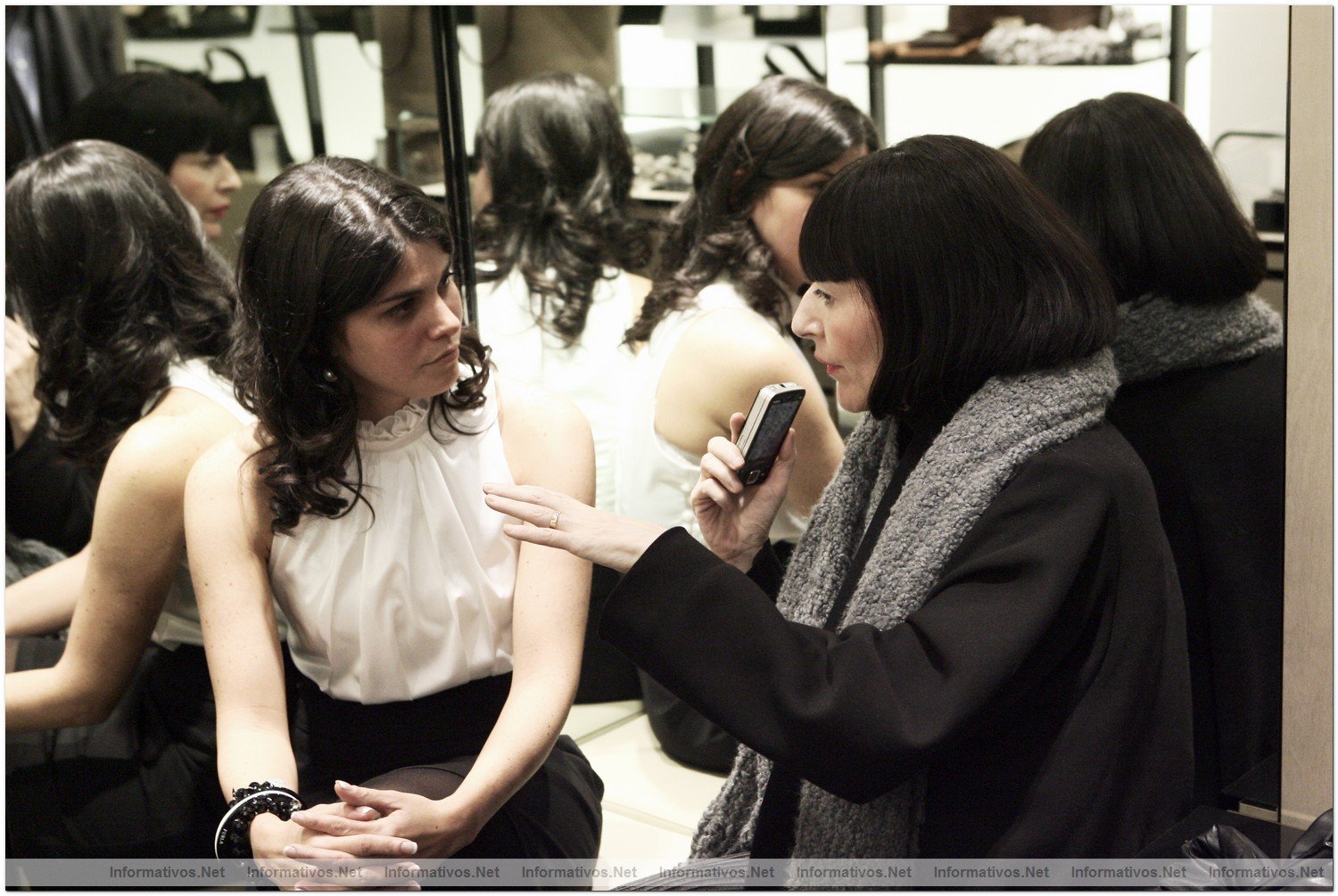 BCN17DIC09.- Coleccin Furla Invierno 2009