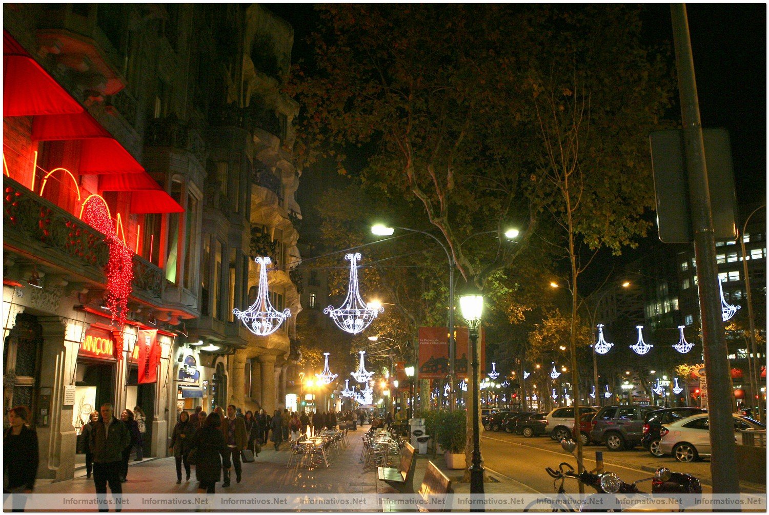 Espaa es el tercer pas europeo que ms gasta en navidad , por detrs de Irlanda y Luxemburgo. P de Gracia en Barcelona