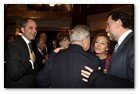 :: Pulse para Ampliar :: El líder del PP, Mariano Rajoy (d), su esposa, Elvira Fernández (2d), el presidente de la Generalitat, Francisco Camps (i) y el Defensor del Pueblo, Enrique Múgica (3d), se saludan durante la gala inaugural de la presidencia española de la UE celebrada hoy en el Teatro Real de Madrid .