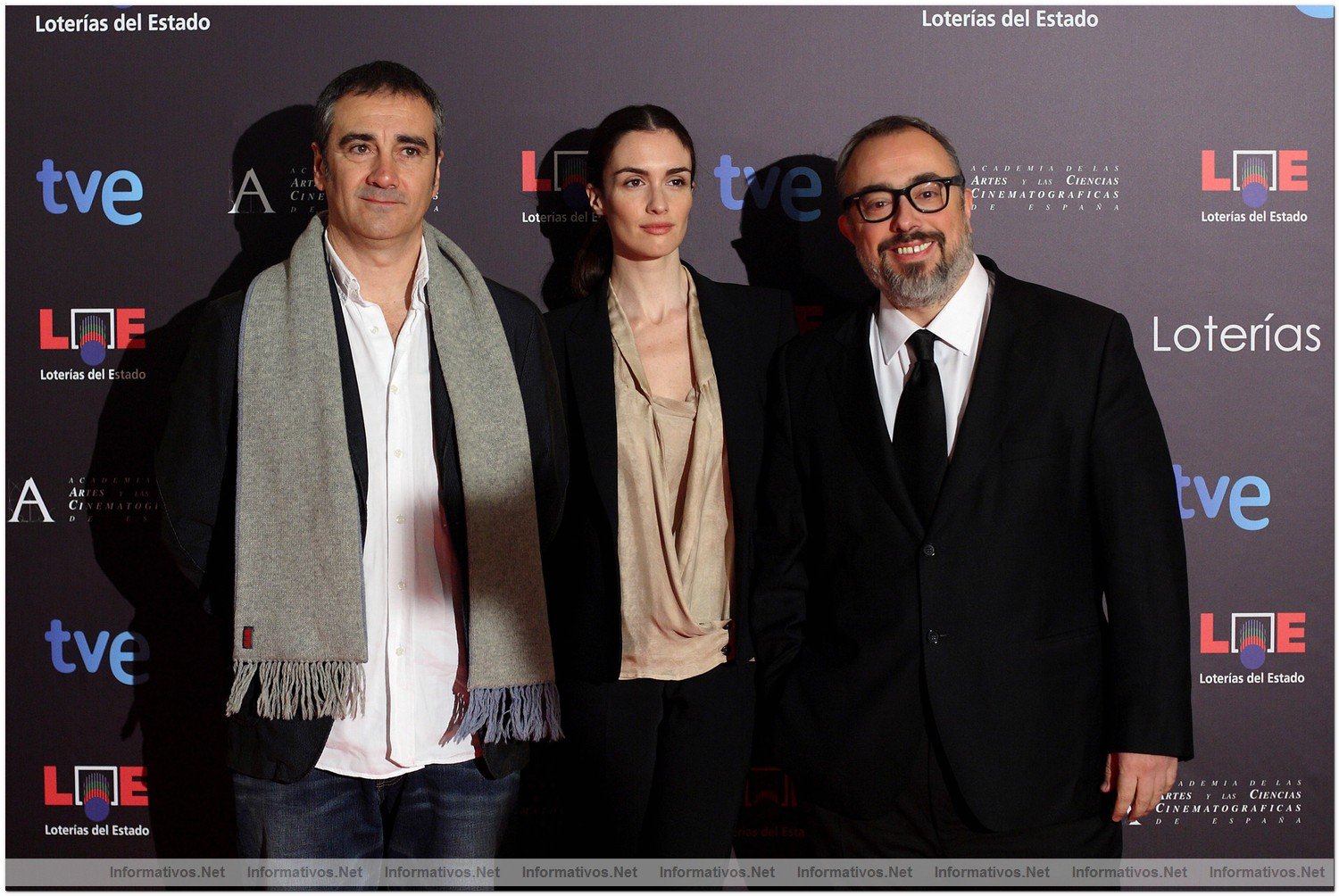 Javier Fesser y Paz Vega junto a  lex de la Iglesia (presidente de la Academia)