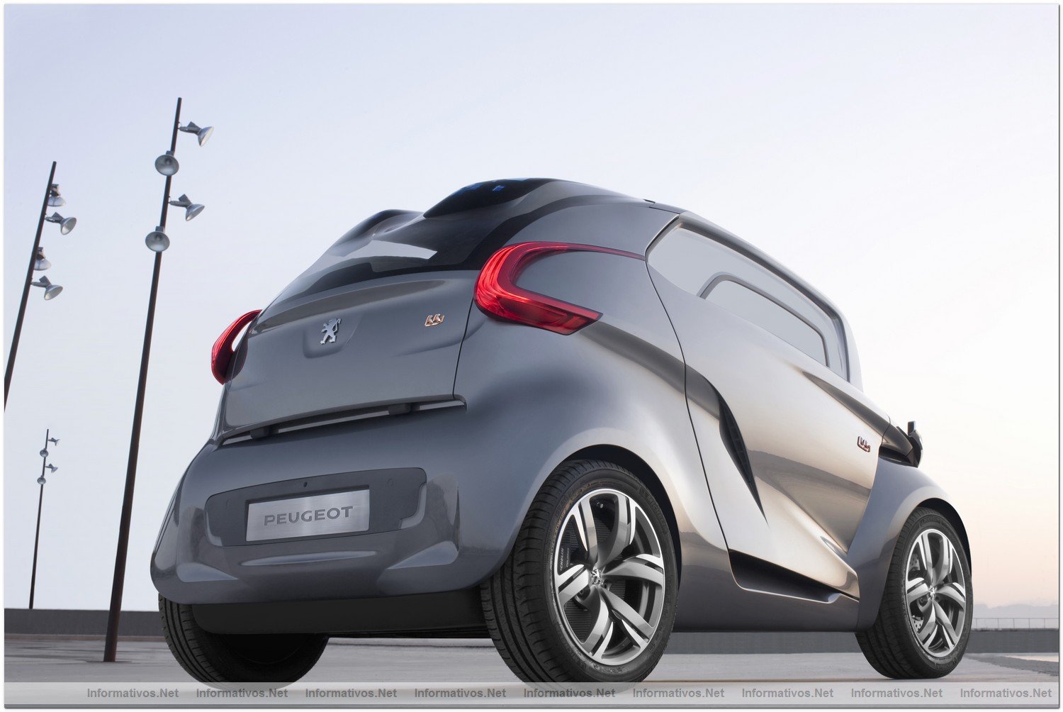 Peugeot BB1: 2,5metros, 4 plazas, 100 % elctrico; el concept BB1 es una forma revolucionaria de entender los desplazamientos urbanos del futuro