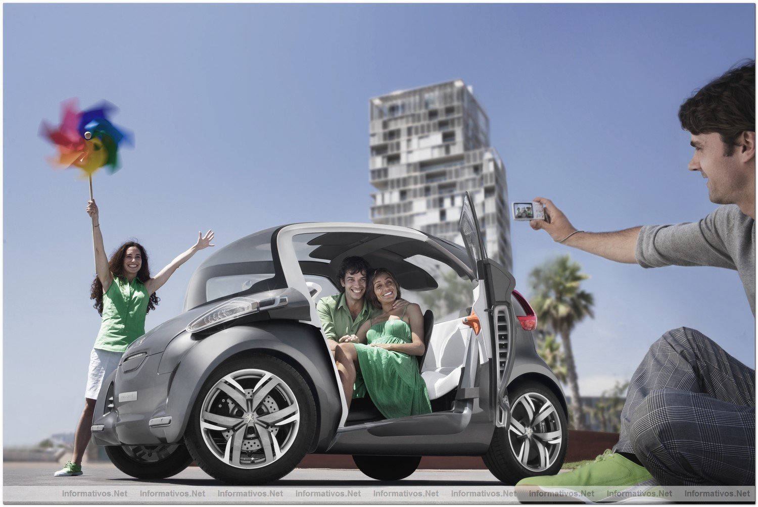 Peugeot BB1: 2,5metros, 4 plazas, 100 % elctrico; el concept BB1 es una forma revolucionaria de entender los desplazamientos urbanos del futuro