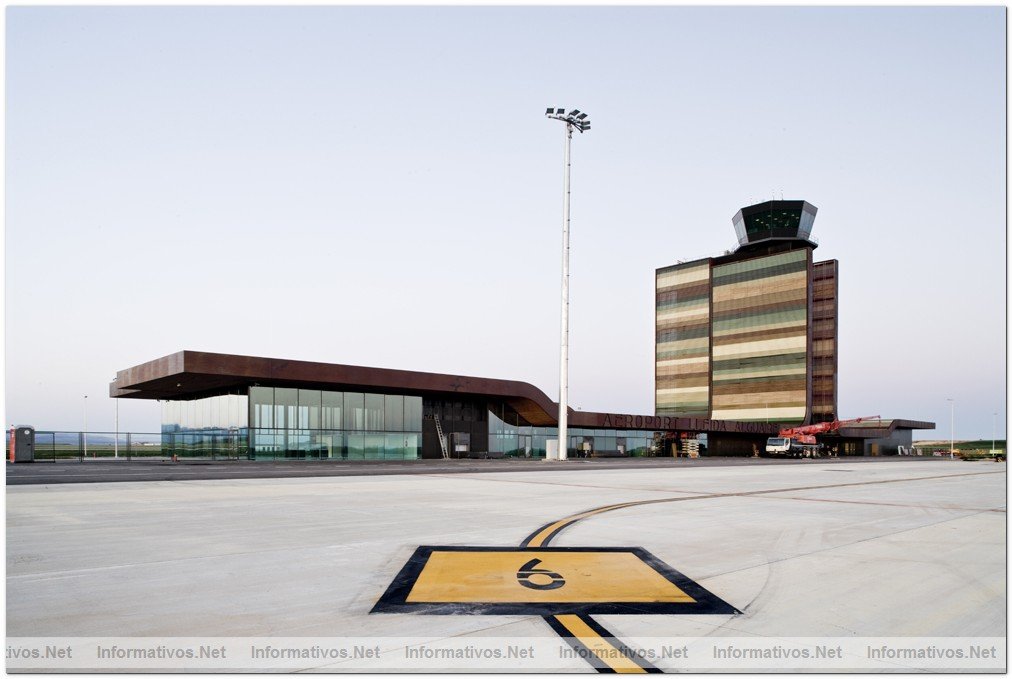 Nuevo aeropuerto Lleida-Alguaire (denominacin internacional Lleida-Pirineos)