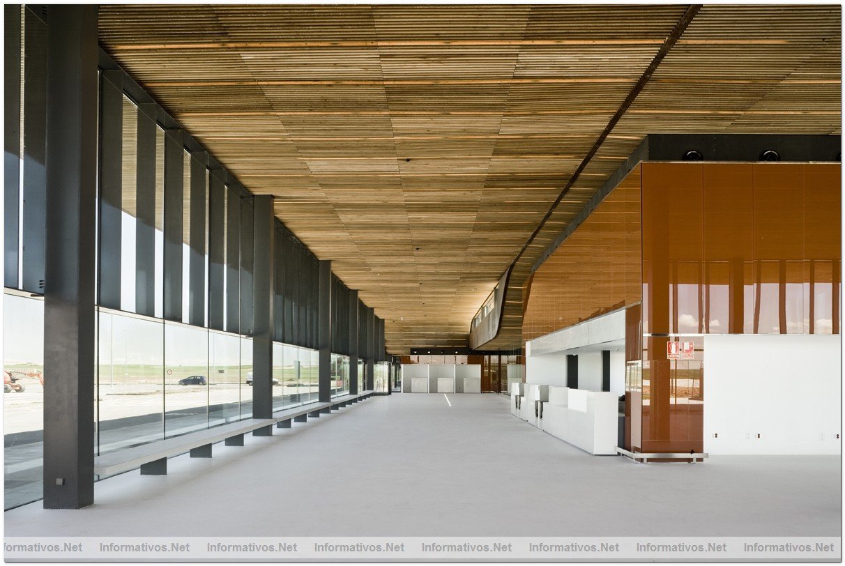 Nuevo aeropuerto Lleida-Alguaire (denominacin internacional Lleida-Pirineos)