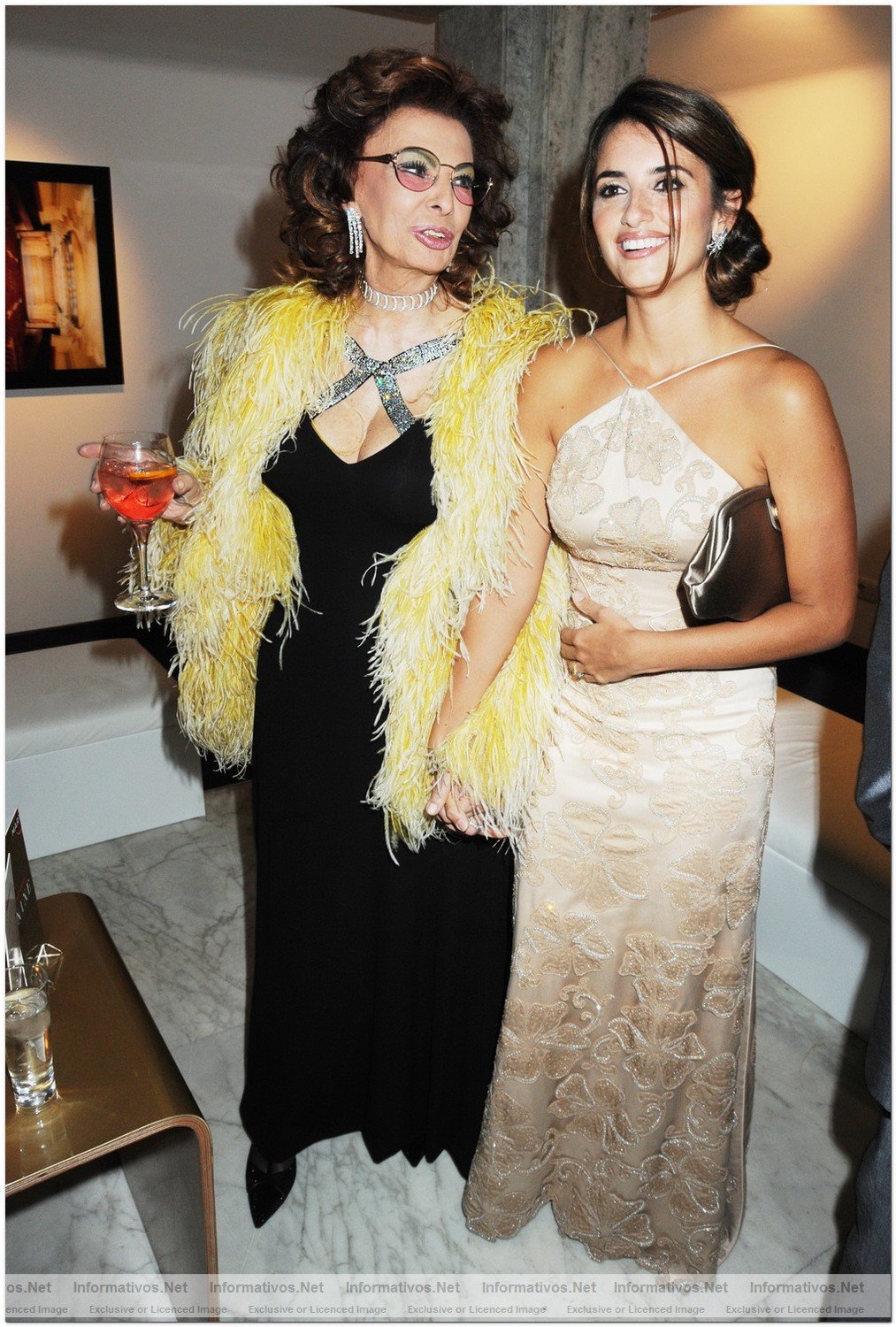 ROME - JANUARY 13:  Sophia Loren and Penelope Cruz attend the Rome Premiere Party of 'NINE' co-hosted by Martini, at the Martini Terrazza on January 13, 2010 in Rome, Italy.