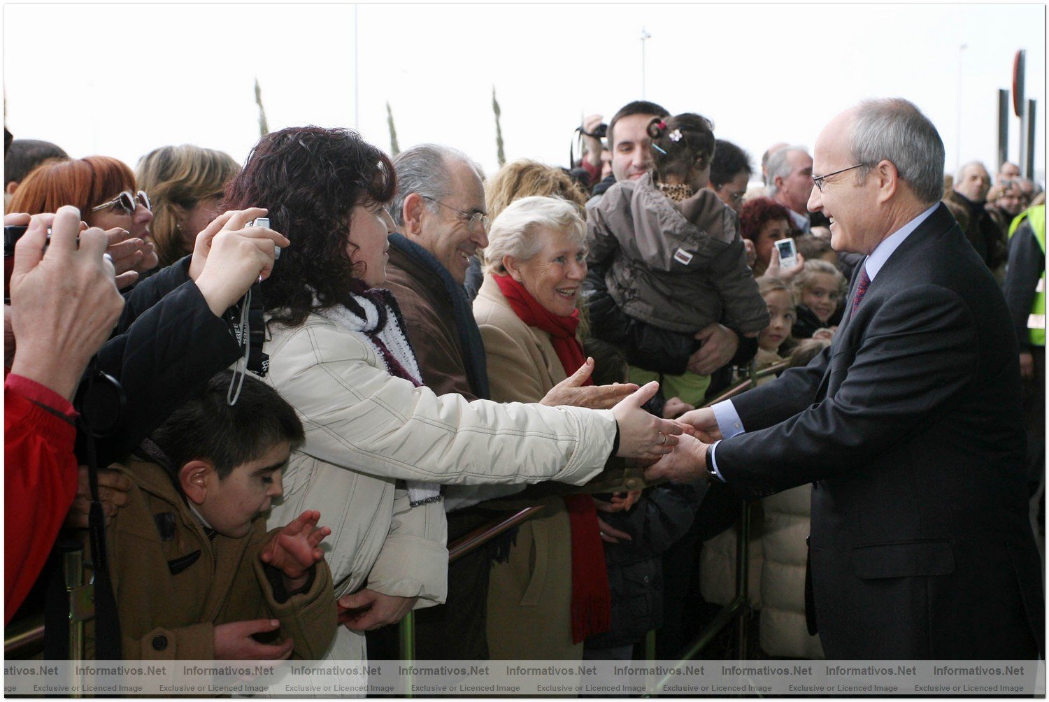 El Presidente de la Generalitat inaugura el nuevo aeropuerto Lleida-Alguaire (denominacin internacional Lleida-Pirineos)