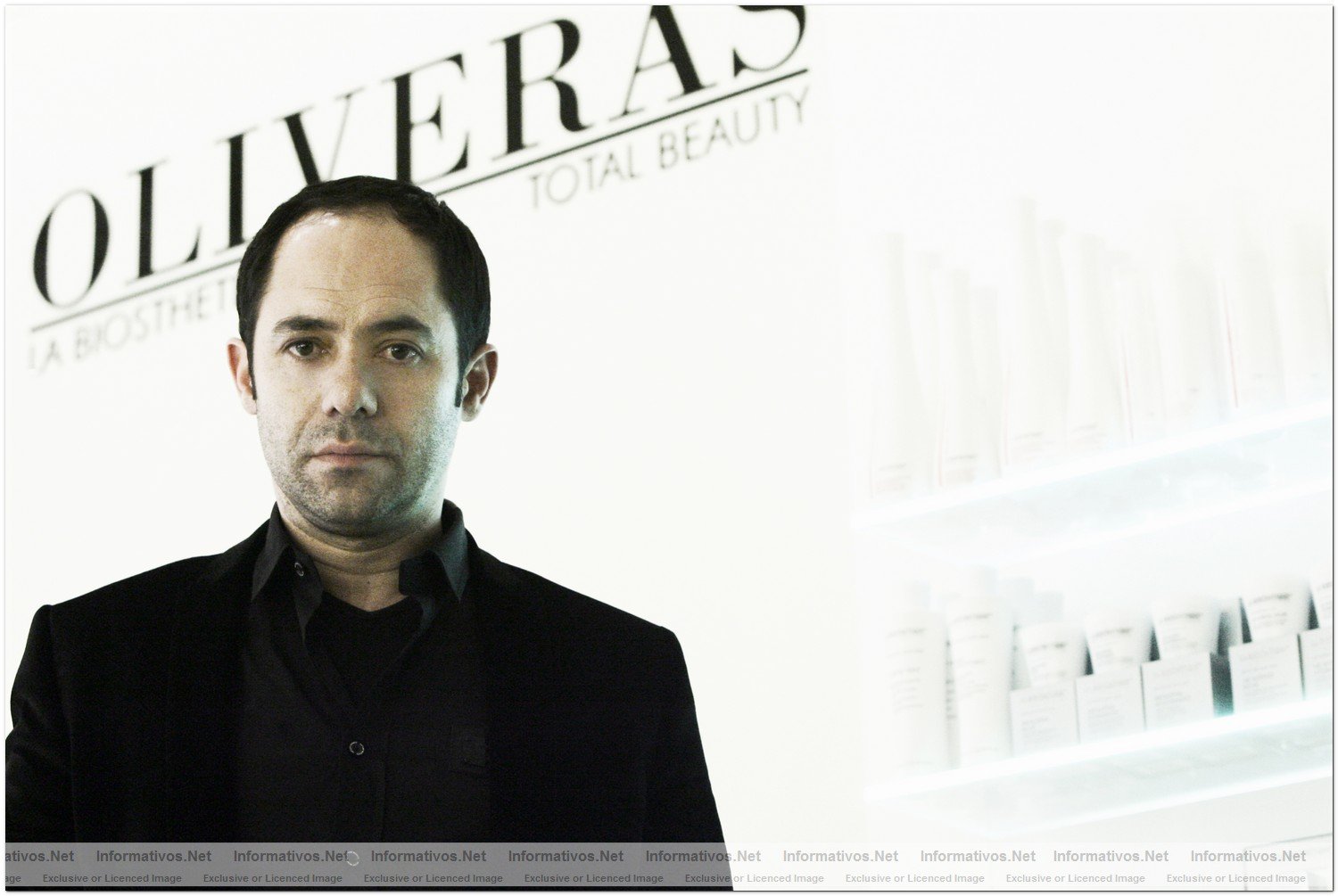 Carlos Oliveras en su centro del Avenida Palace de Barcelona