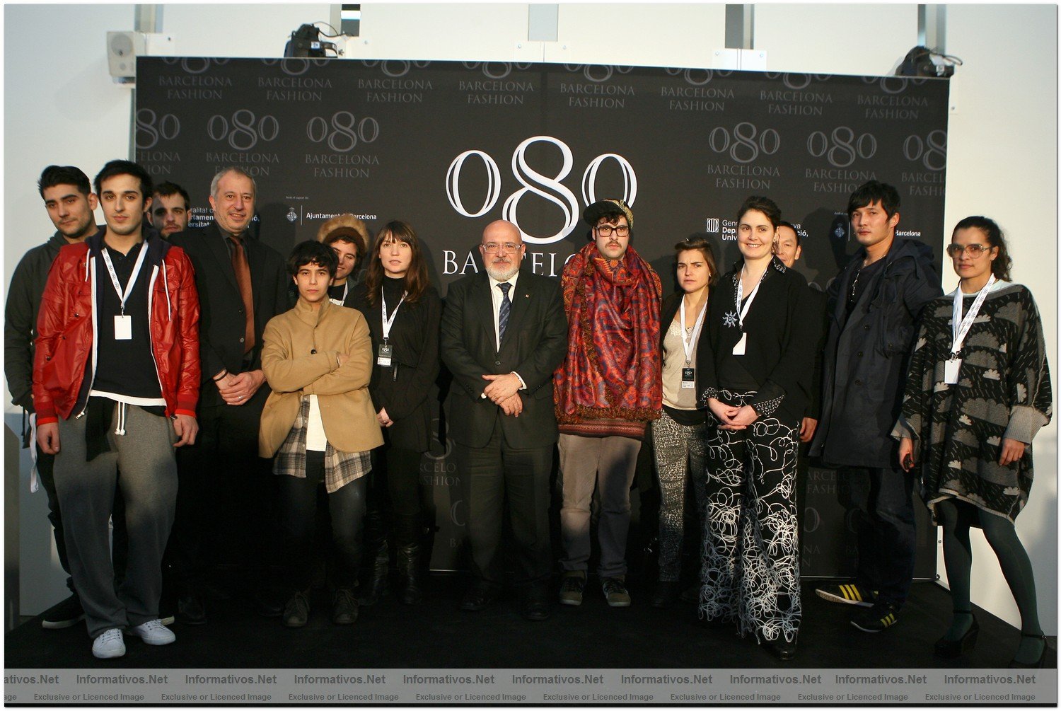 BCN26ENE010.- Pasarela Moda 080: Rueda de Prensa Inauguracin. Josep Huguet, Conseller de innovacin de la Generalitat de Catalua junto a los diseadores