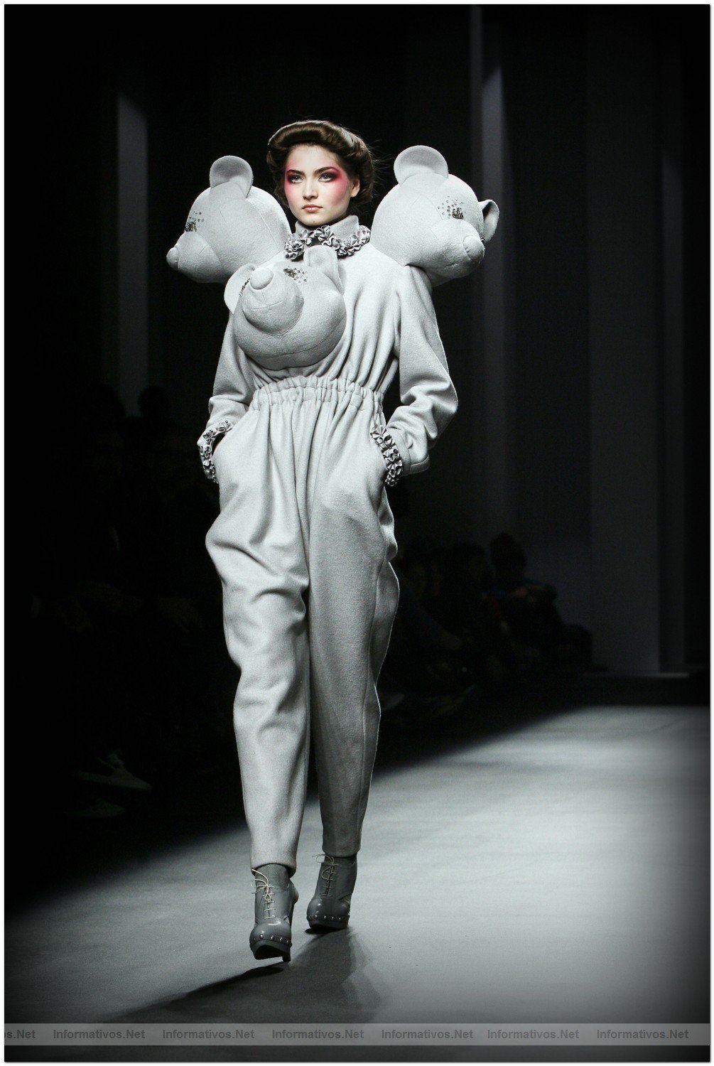 BCN.ENE.010.- Pasarela Moda 080: Manuel Bolao