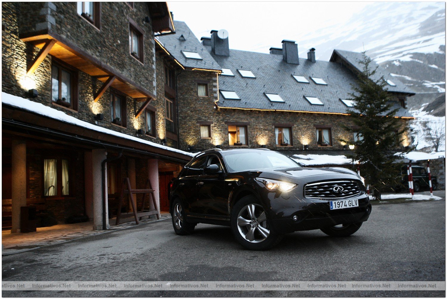 El Infiniti FX, coche oficial para transfers de los clientes del Hotel La Pleta de Baqueira.