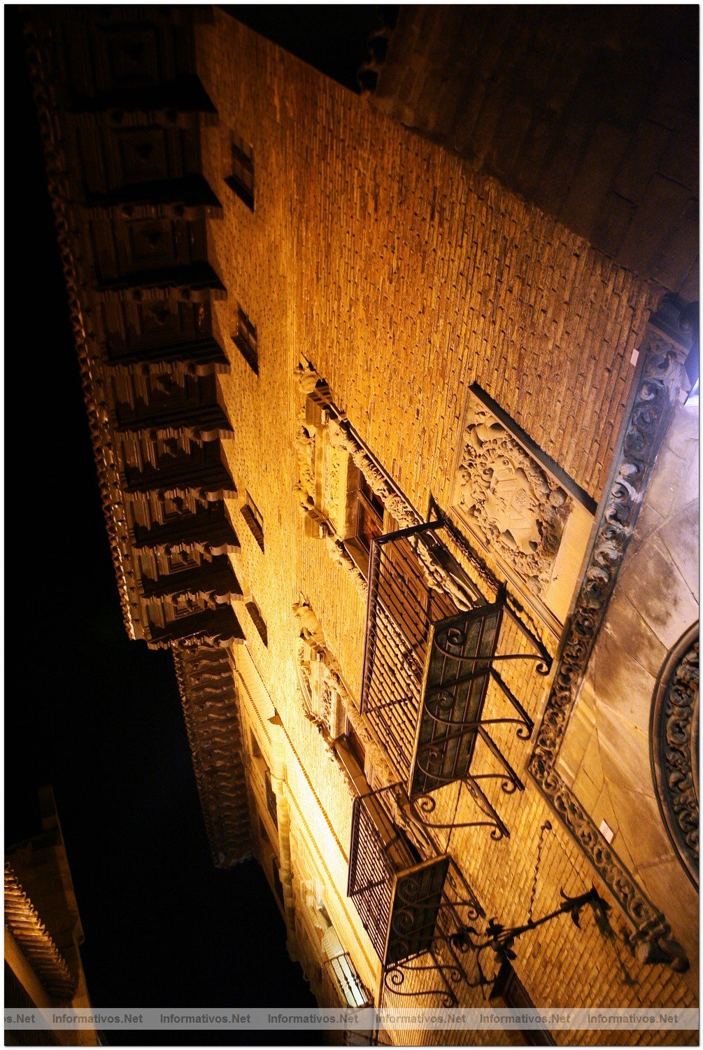 BCN04MAR010.- Inauguracin de "The One" Club Barcelona, situado en turstico enclave del "Pueblo Espaol"