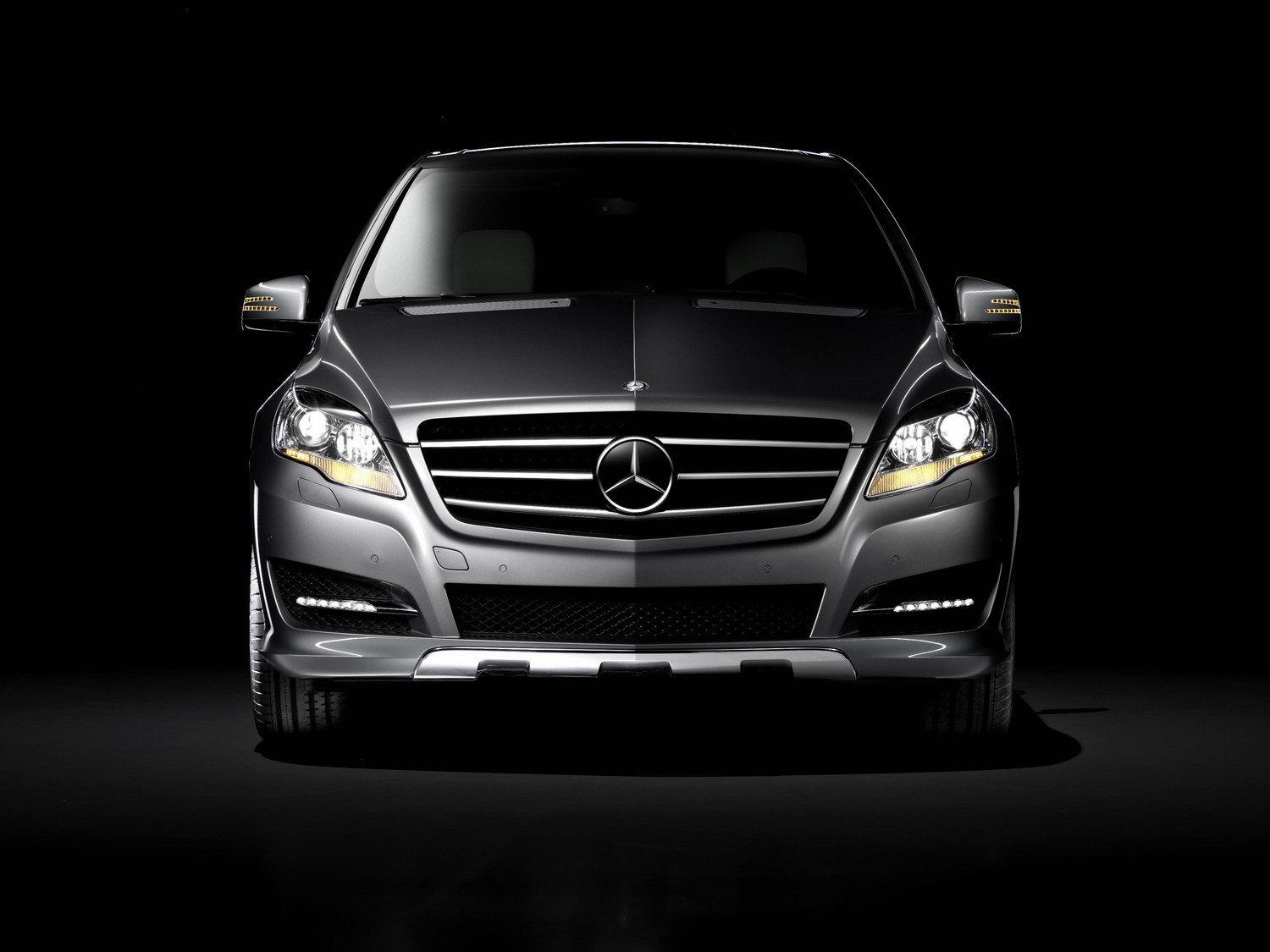 Nuevo Mercedes Benz Clase R: presentado el 31 de marzo en el Saln Internacional del Automvil de Nueva York, estar disponible en Septiembre de 2010