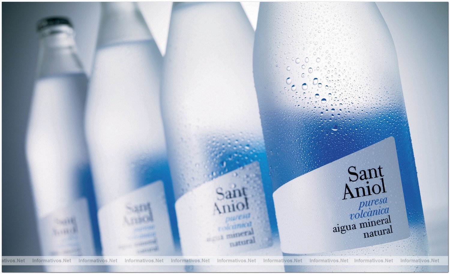 H2O - Water Package Design.- Un libro que recoge una seleccin de algunos de los mejores diseos tanto de etiquetas como de envases de agua mineral embotellada