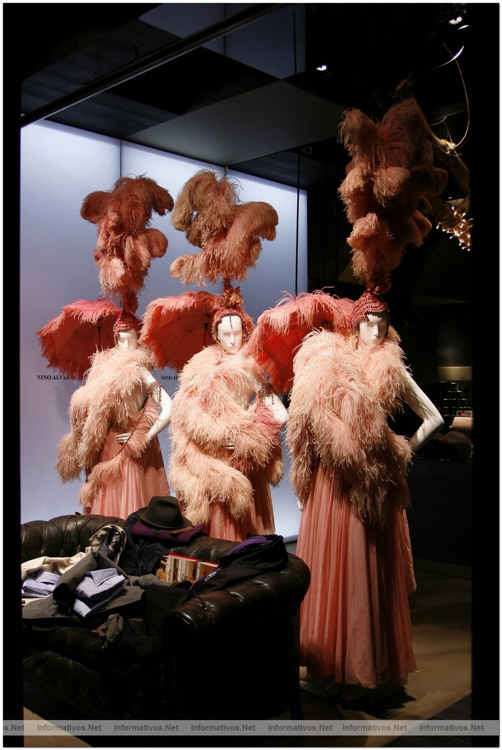 Turisme de Barcelona entrega los Premios Top 10 a los mejores escaparates de la ciudad:  Nino �lvarez, por la exuberancia imaginativa en los escaparates de este establecimiento donde se demuestran un gran repertorio de ideas