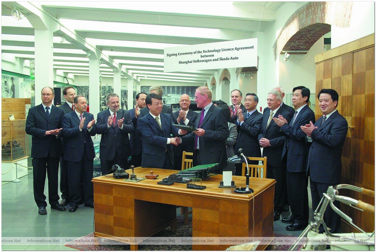 11/04/2005.- Acuerdo produccin Octavia en China