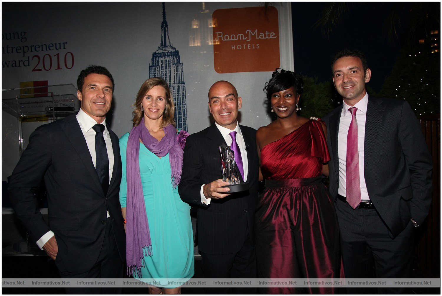 NY06MAY010.- Enrique Sarasola galardonado con el premio Young Entrepreneur Award 2010: Andre Balzs, Margarita Oliva, Kike Sarasola y Bisi