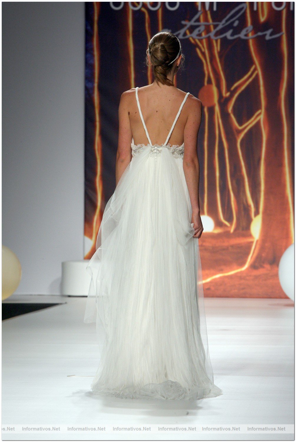 BCN18MAY010.- Barcelona Bridal Week - Pasarela Gaudi Novias: JM Peiro 2011