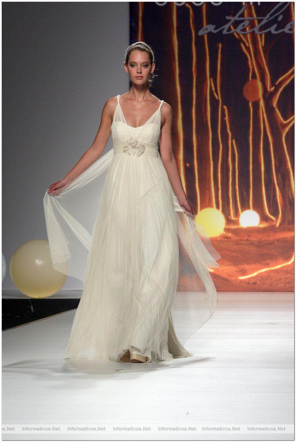BCN18MAY010.- Barcelona Bridal Week - Pasarela Gaudi Novias: JM Peiro 2011