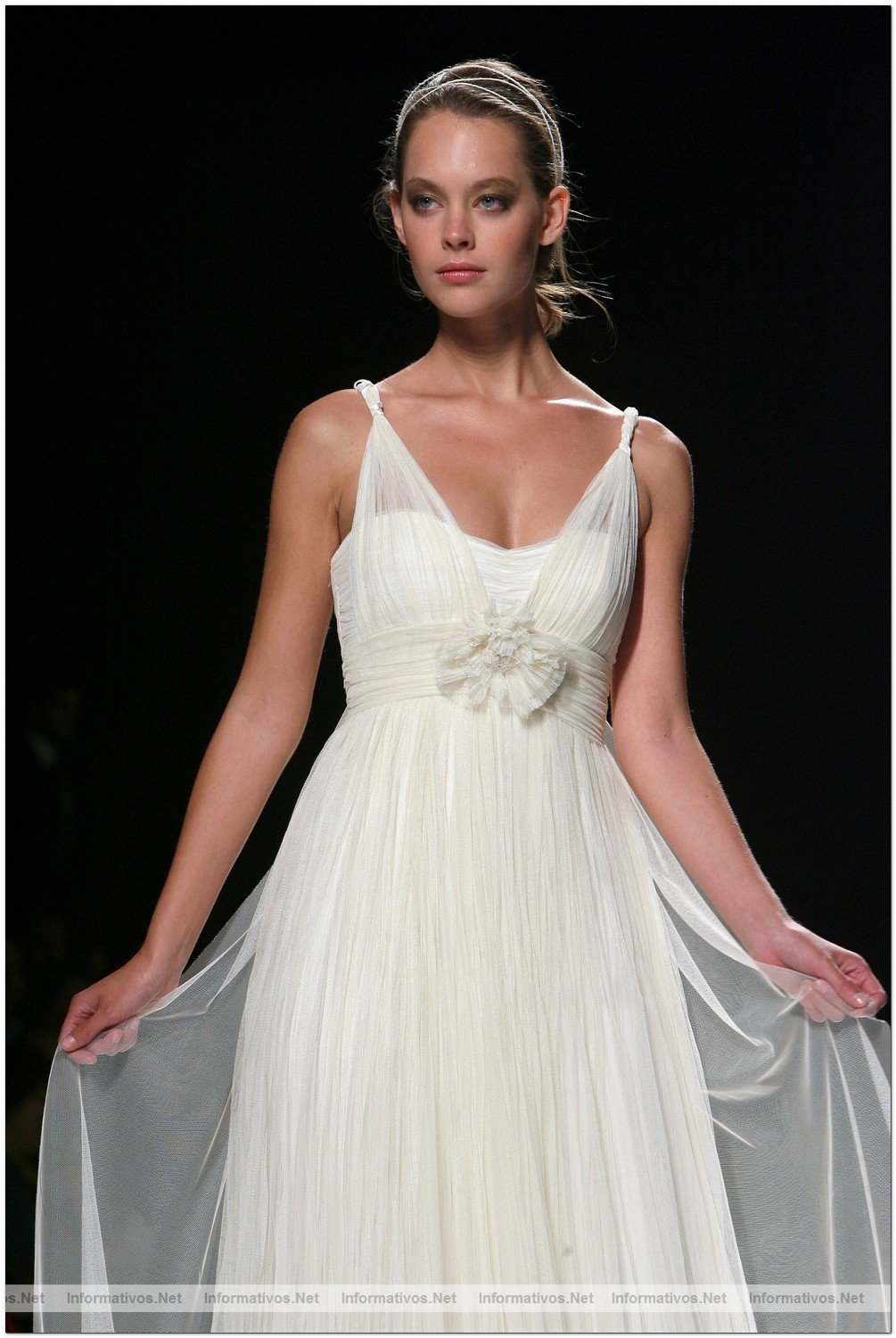 BCN18MAY010.- Barcelona Bridal Week - Pasarela Gaudi Novias: JM Peiro 2011
