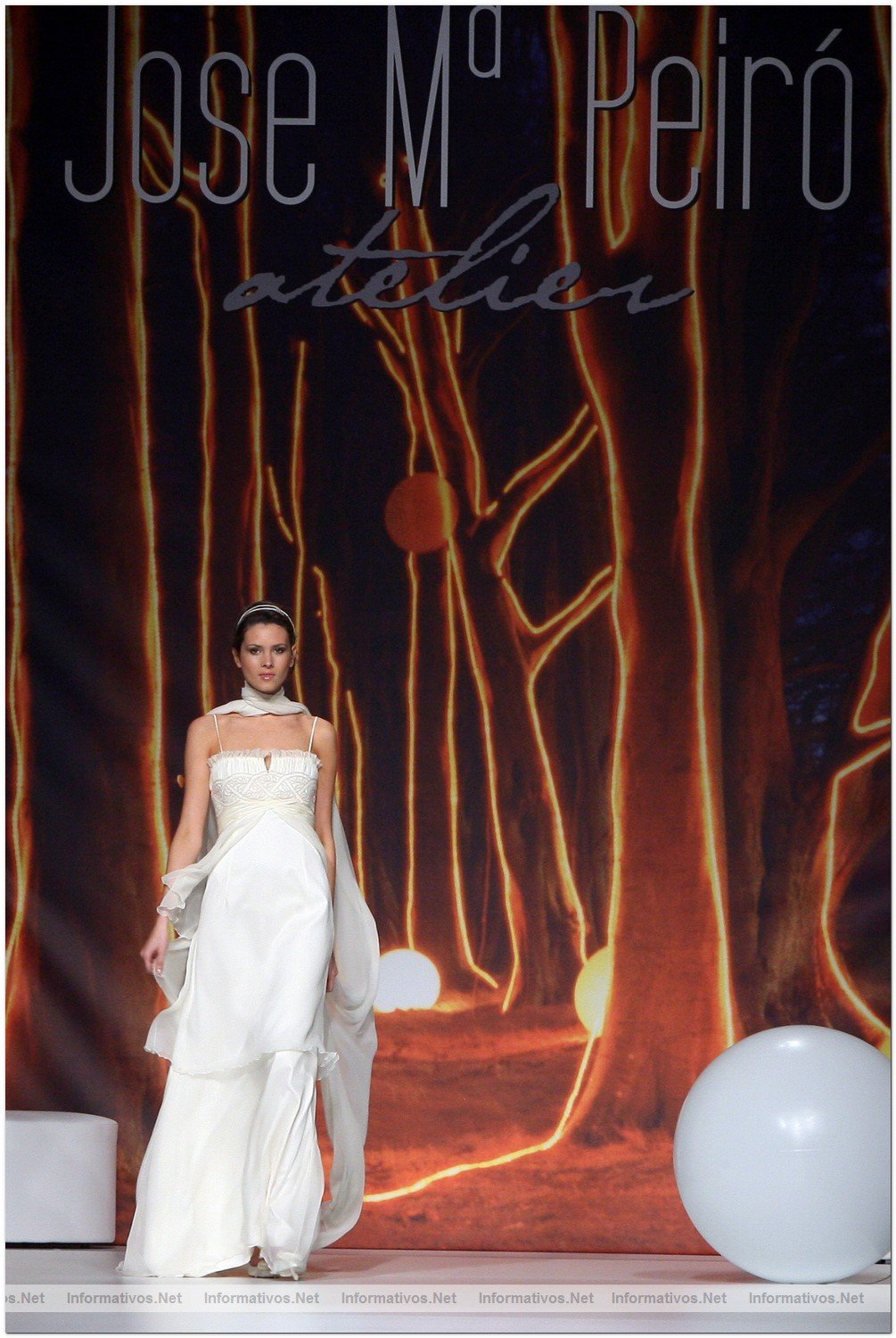 BCN18MAY010.- Barcelona Bridal Week - Pasarela Gaudi Novias: JM Peiro 2011
