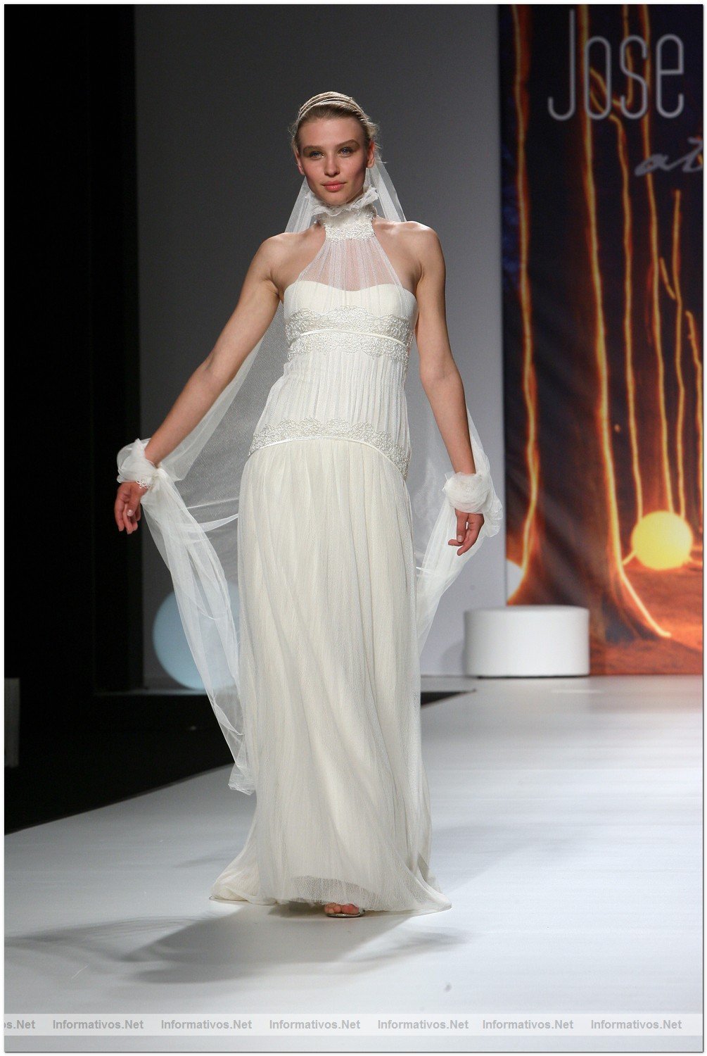 BCN18MAY010.- Barcelona Bridal Week - Pasarela Gaudi Novias: JM Peiro 2011