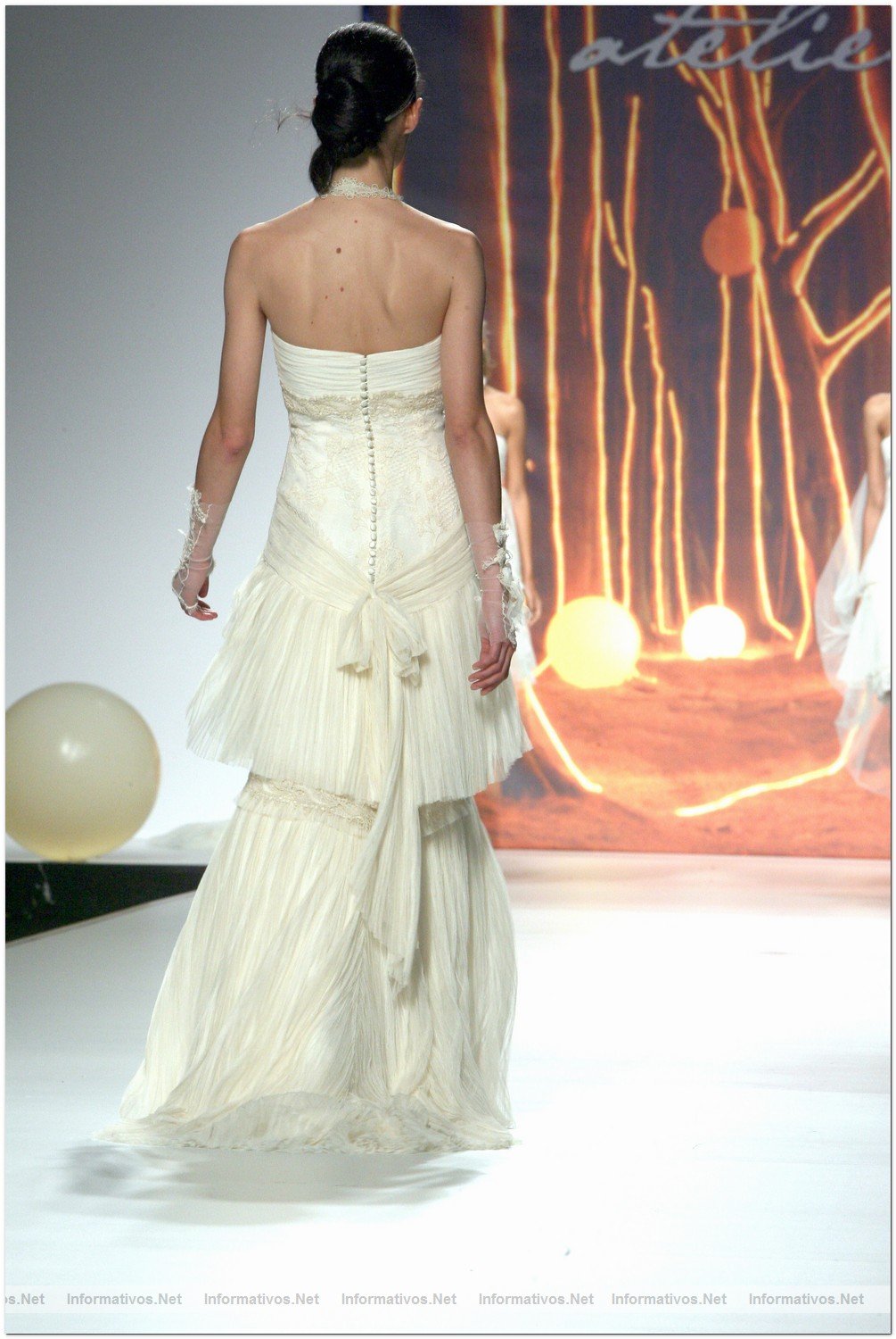 BCN18MAY010.- Barcelona Bridal Week - Pasarela Gaudi Novias: JM Peiro 2011