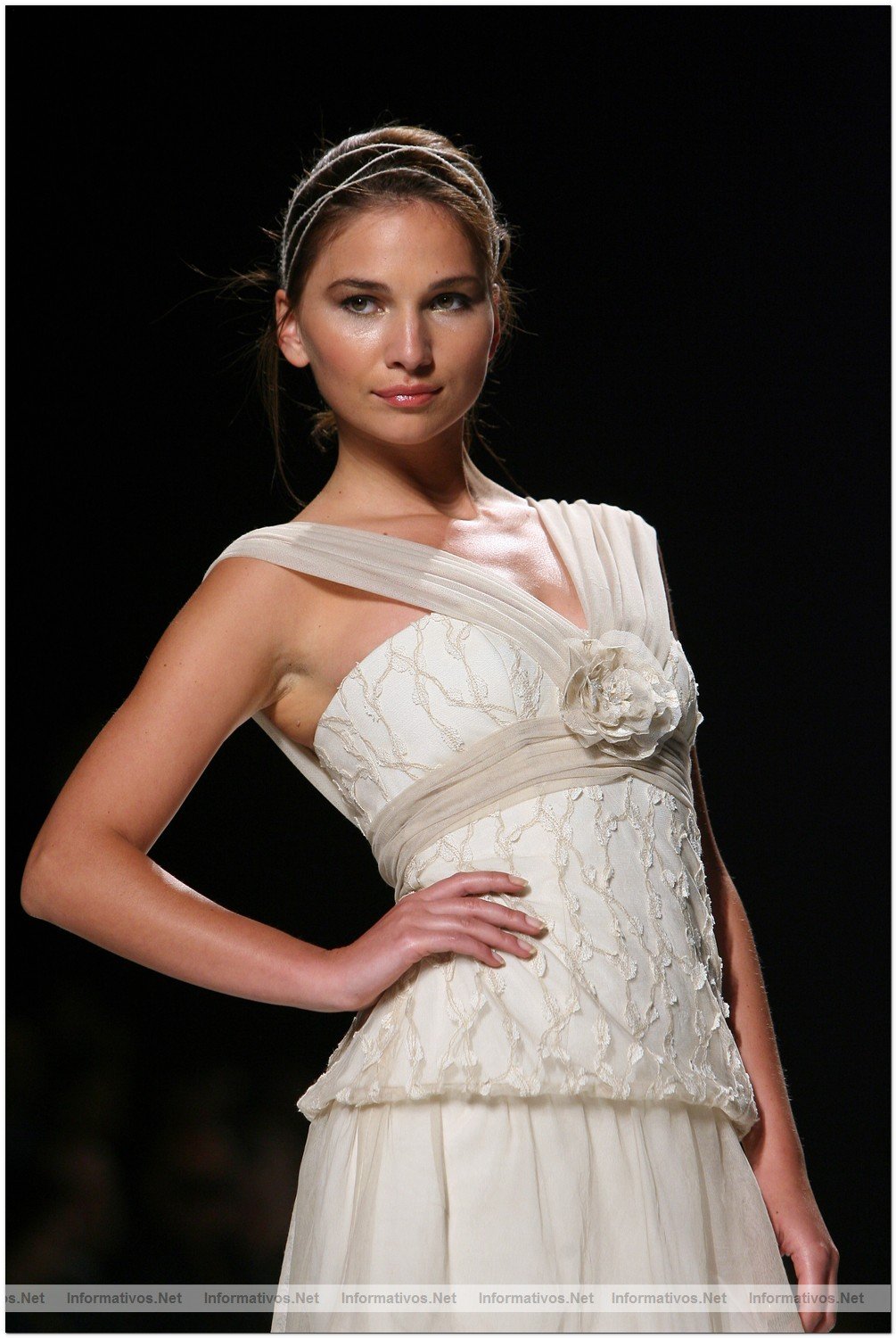 BCN18MAY010.- Barcelona Bridal Week - Pasarela Gaudi Novias: JM Peiro 2011