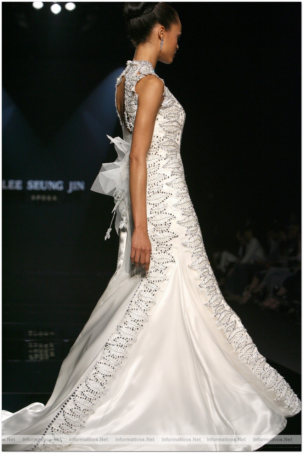 BCN20MAY010.- Barcelona Bridal Week - Pasarela Gaudi Novias: Lee Seung Jin 2011