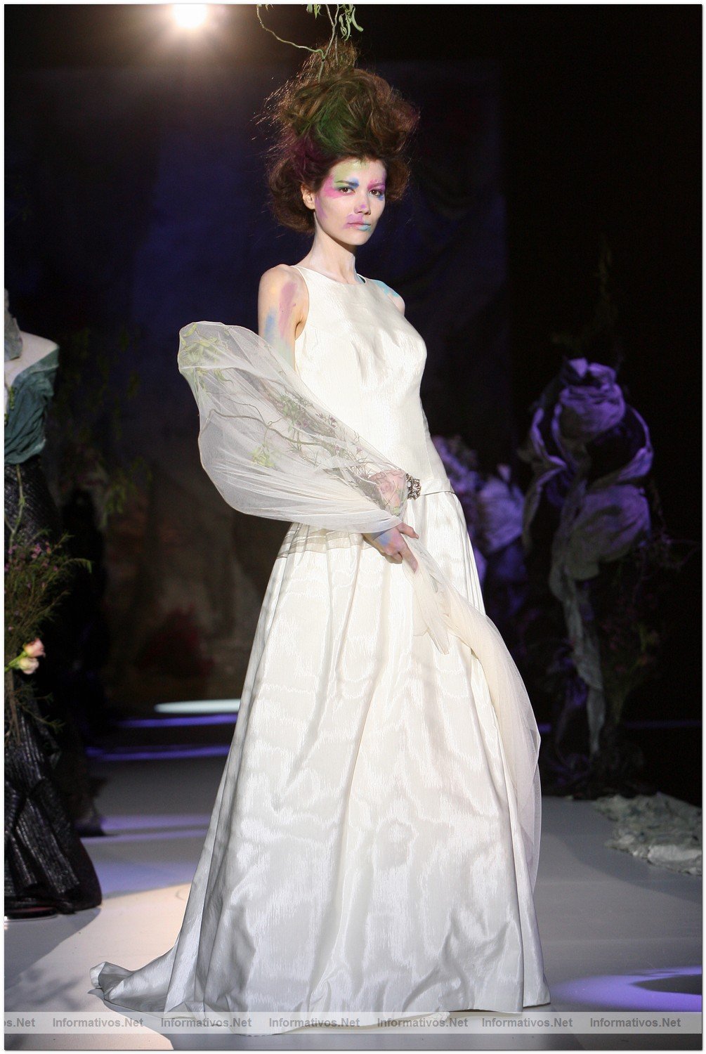 BCN18MAY010.- Barcelona Bridal Week - Pasarela Gaudi Novias: Raimon Bundo 2011