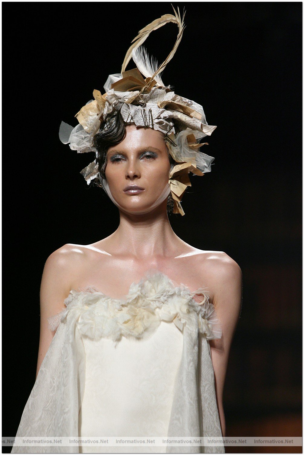 BCN18MAY010.- Barcelona Bridal Week - Pasarela Gaud Novias: Victorio & Lucchino 2011