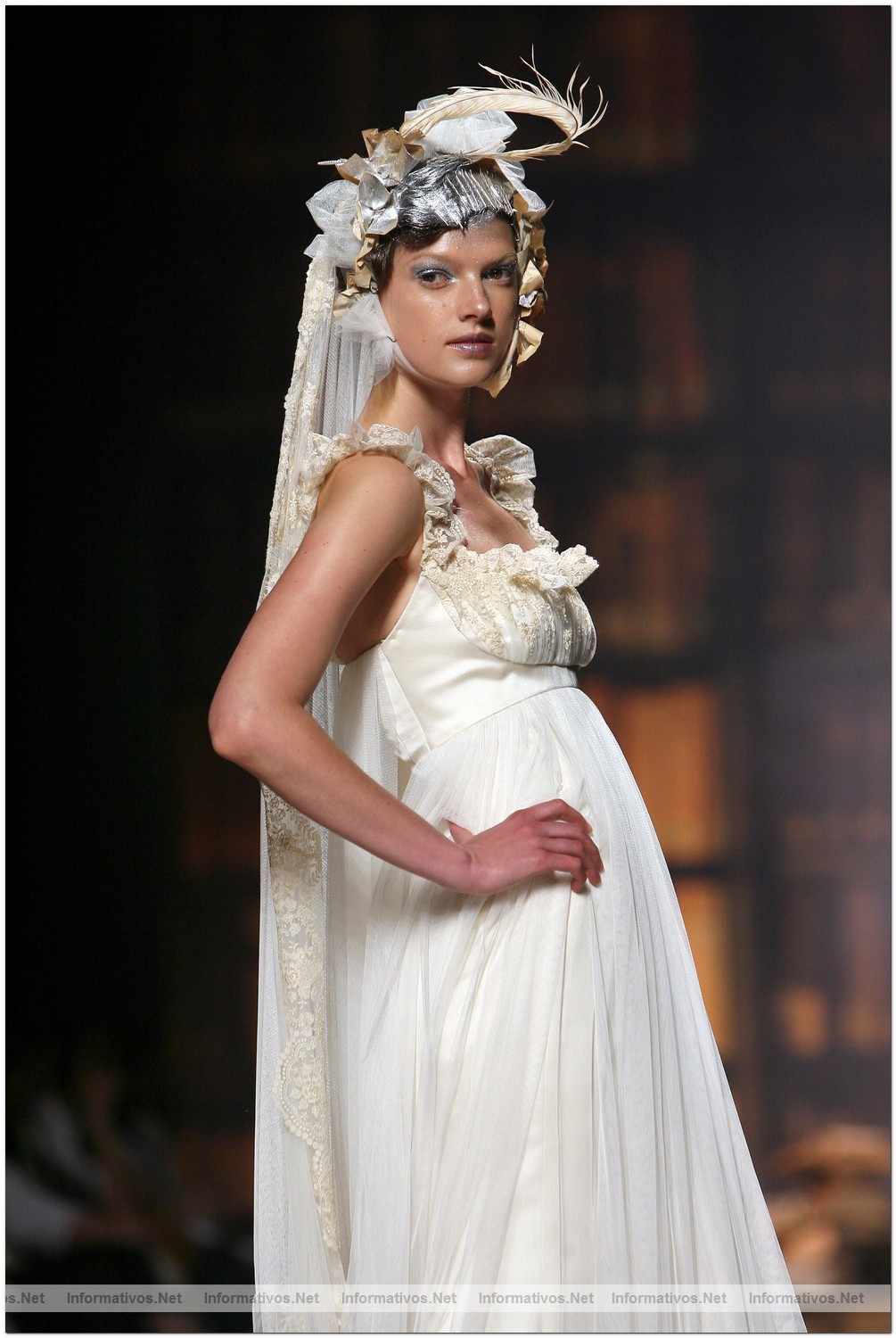 BCN18MAY010.- Barcelona Bridal Week - Pasarela Gaudí­ Novias: Victorio & Lucchino 2011