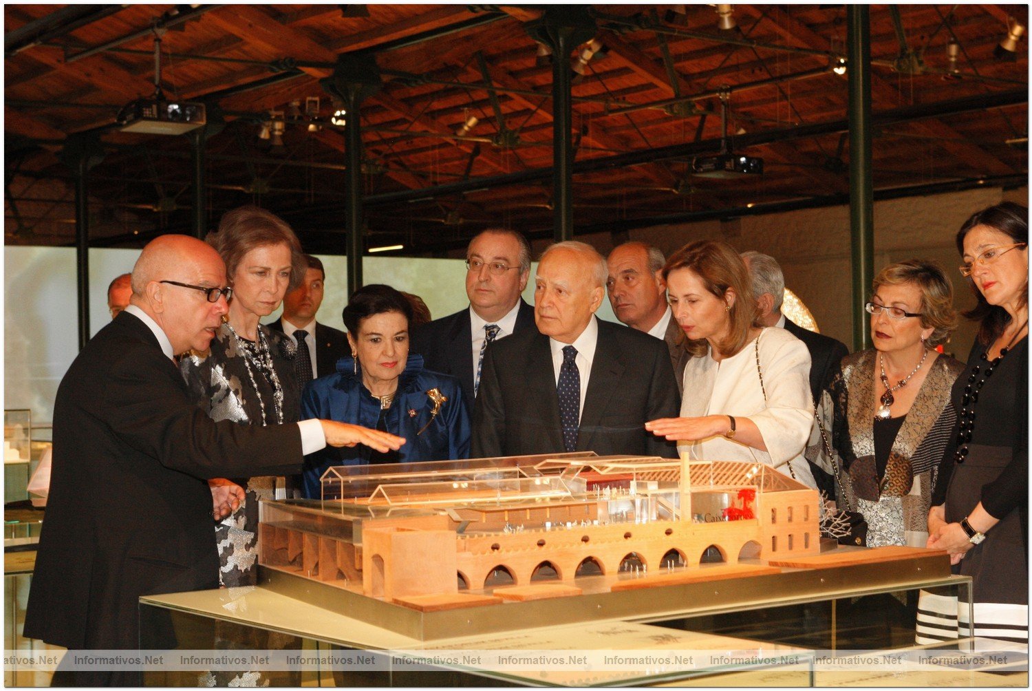 Su Majestad inaugur en Atenas la exposicin sobre la arquitectura espaola: Una ciudad llamada Espaa. Arquitectura contempornea espaola
