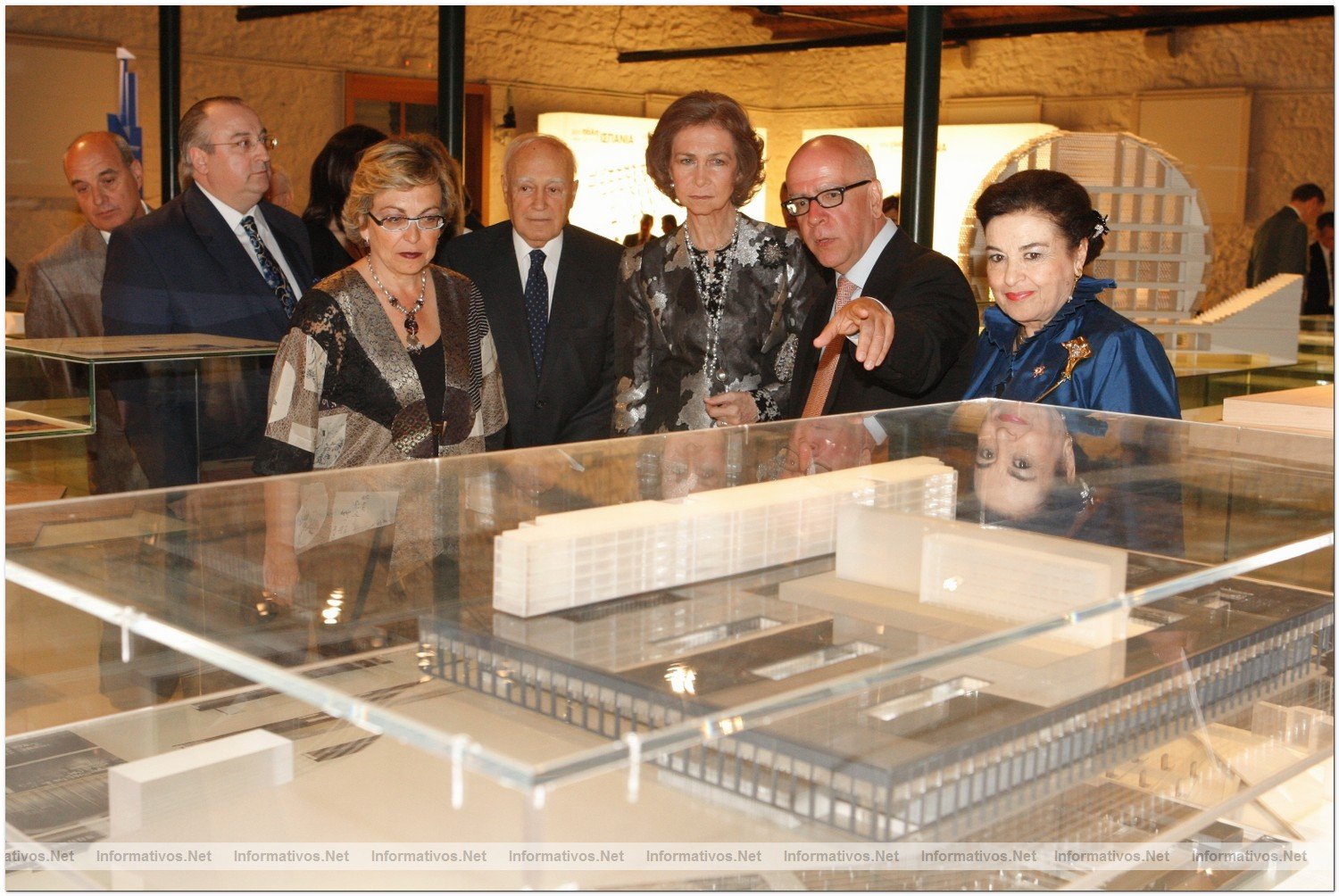 Su Majestad inaugur en Atenas la exposicin sobre la arquitectura espaola: Una ciudad llamada Espaa. Arquitectura contempornea espaola