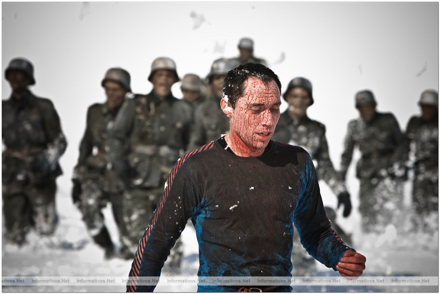 Fotograma de "Zombis Nazis": estreno el 16 de julio de 2010