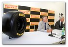 :: Pulse para Ampliar :: Pirelli  seleccionada proveedor único oficial de la Fórmula 1 entre 2011 y 2013: el Presidente de Pirelli Neumáticos, Francesco Gori, el Presidente del Grupo Pirelli, Marco Tronchetti Provera