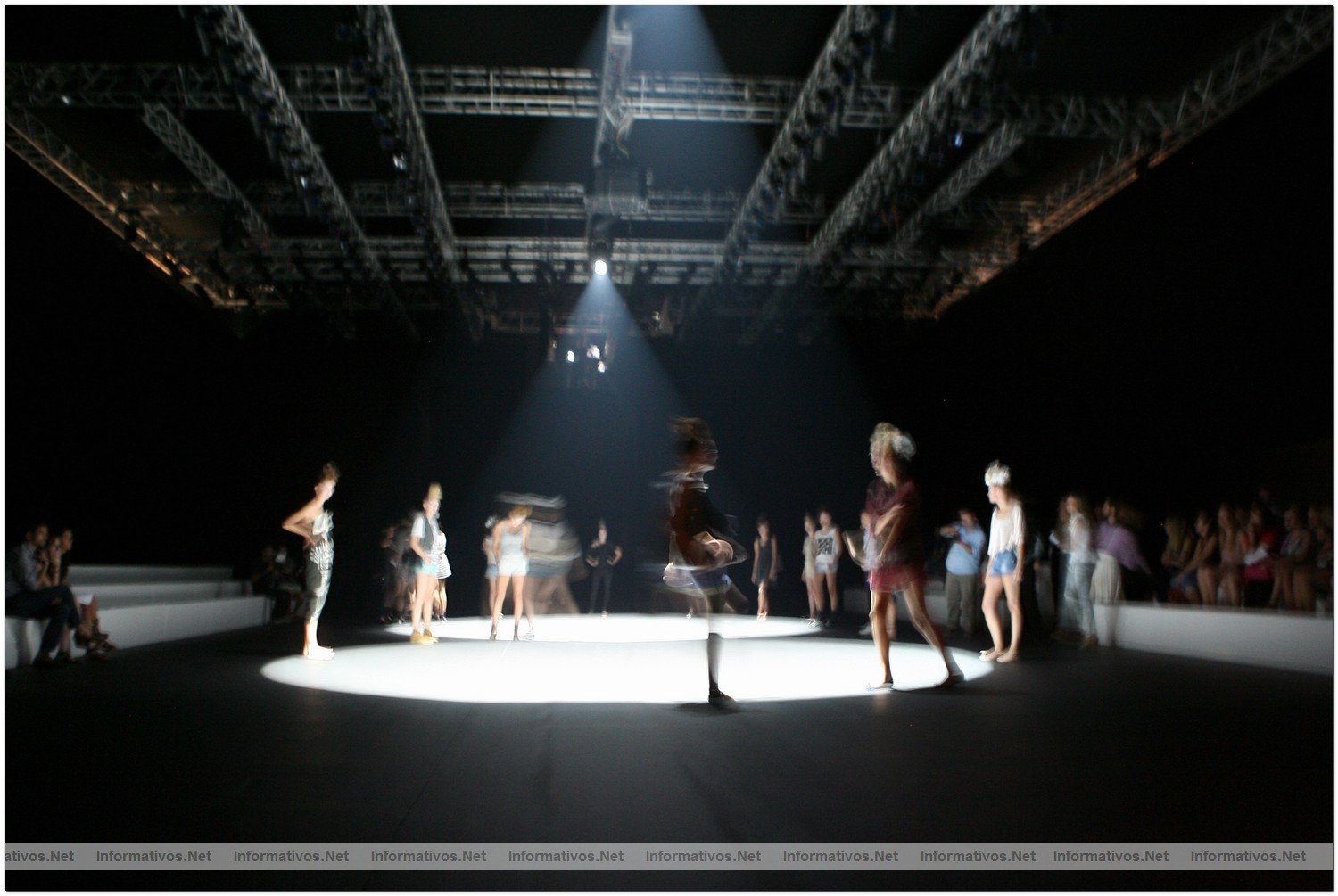 BCNJUL2010.- Ambiente Pasarela - Showroom Barcelona 080