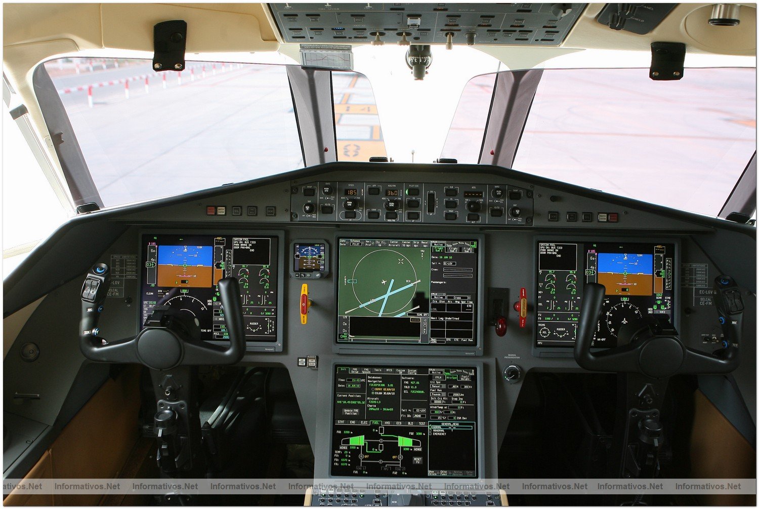 CorporateJets Barcelona: presentacin del Falcon 2000 LX