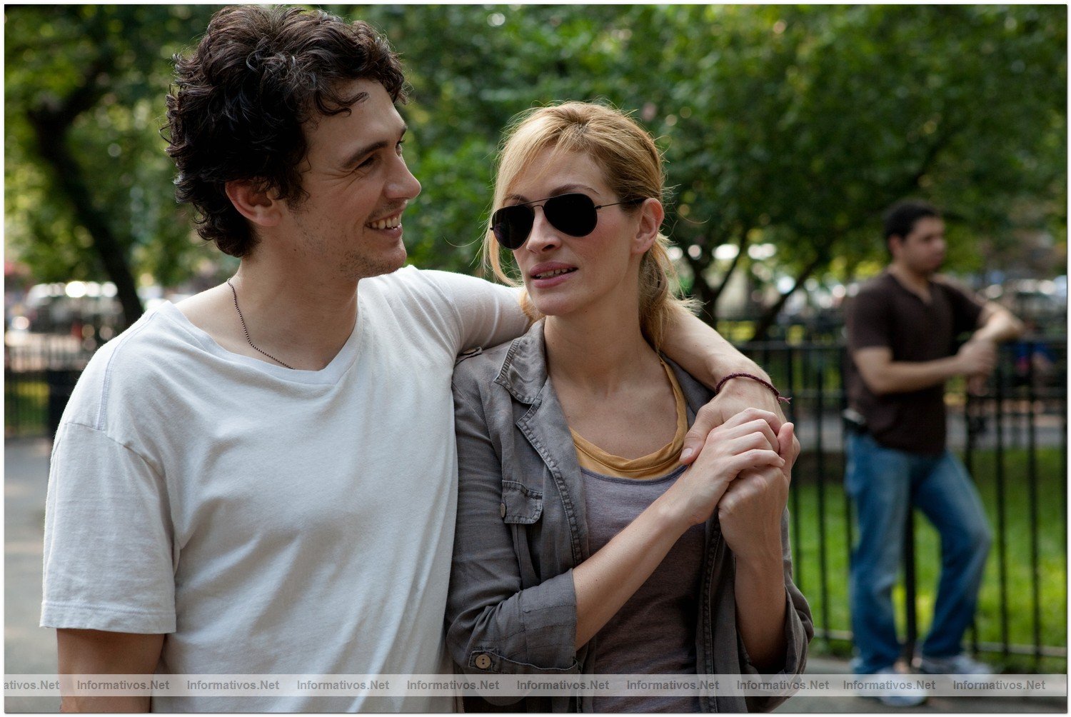 Fotograma de ''Eat Pray Love (Come Reza Ama)'' basada en el best seller homnimo de la escritora y periodista Elizabeth Gilbert: James Franco "David Piccolo", Julia Roberts "Elizabeth Gilbert",