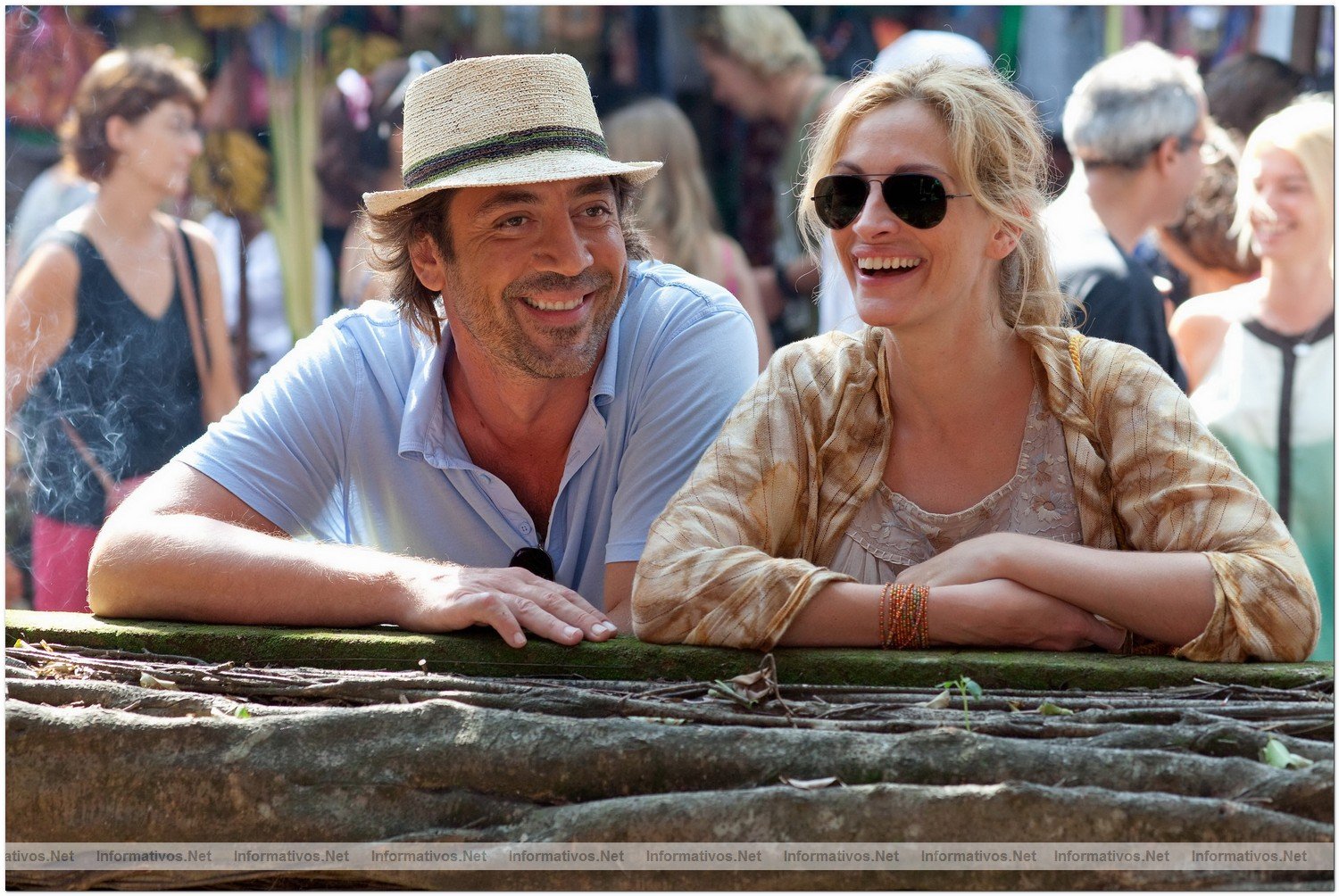Fotograma de ''Eat Pray Love (Come Reza Ama)'' basada en el best seller homnimo de la escritora y periodista Elizabeth Gilbert.  Javier Bardem "Felipe" y Julia Roberts "Elizabeth Gilbert"