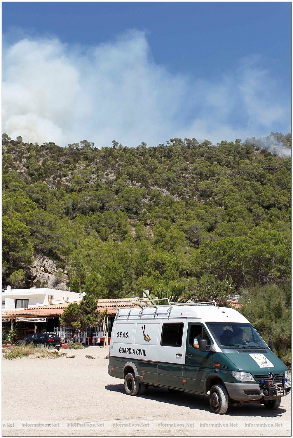 23 Agosto 2010.- Foto del incendio en Cala Benirras, Ibiza, donde han ardido 150 hectreas.