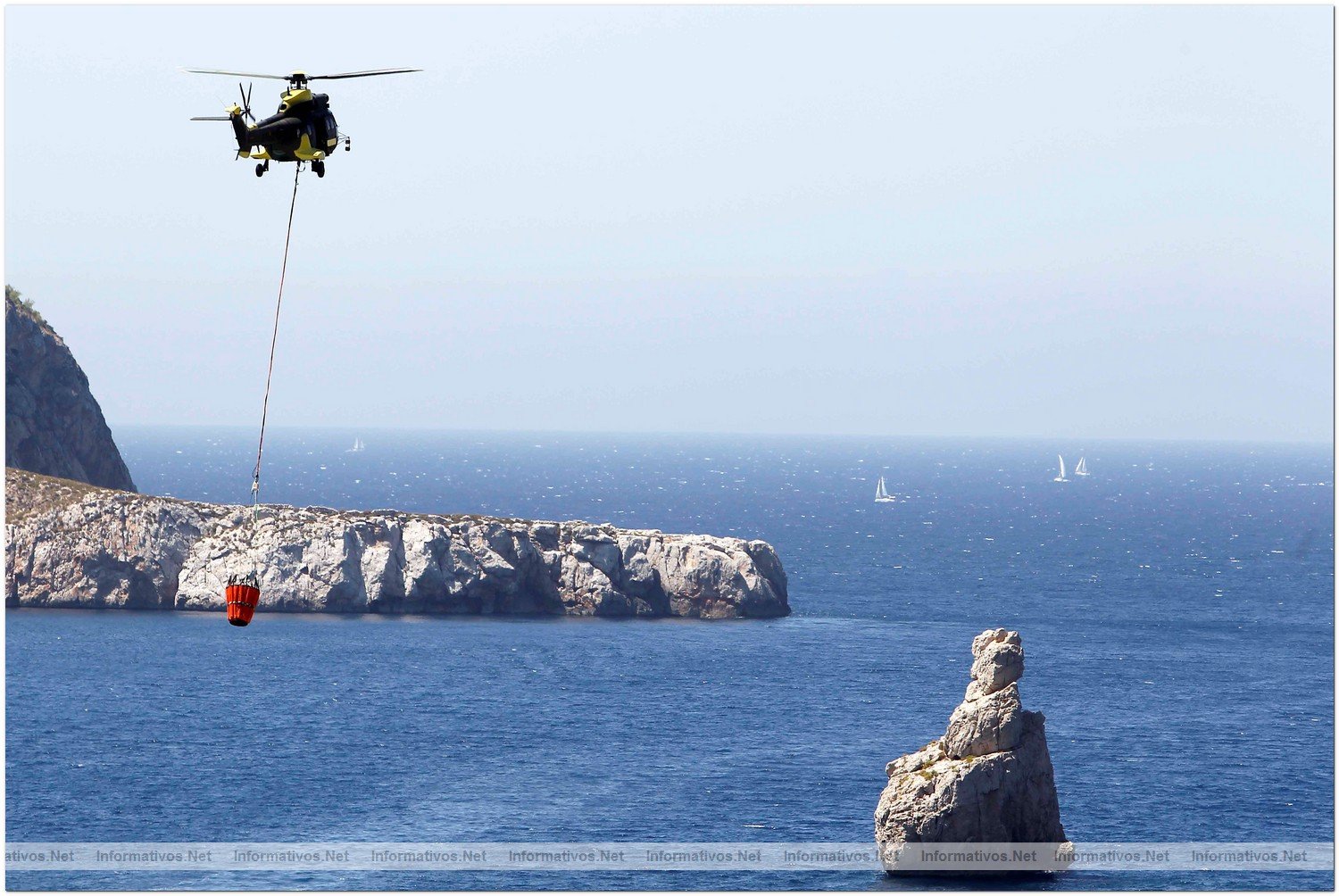 23 Agosto 2010.- Foto del incendio en Cala Benirras, Ibiza, donde han ardido 150 hectreas.
