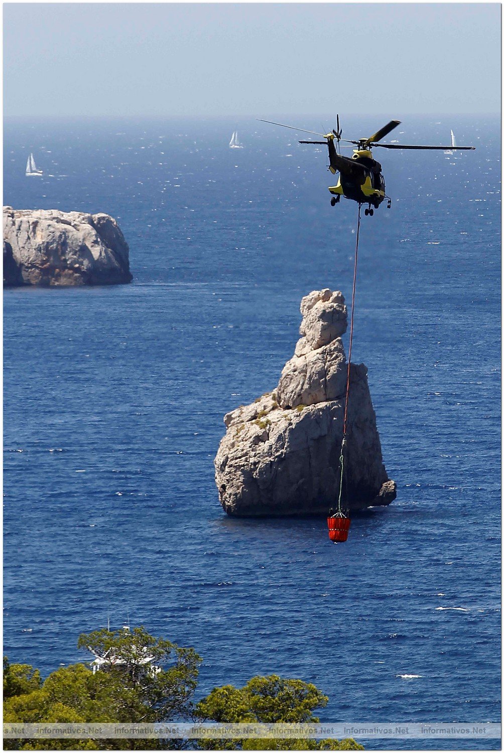 23 Agosto 2010.- Foto del incendio en Cala Benirras, Ibiza, donde han ardido 150 hectreas.