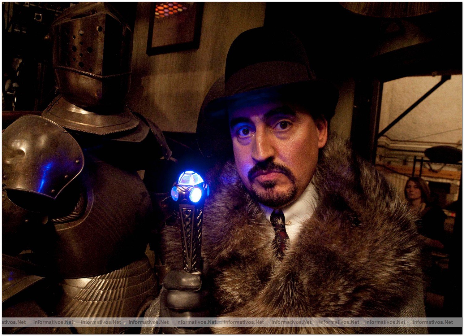 "Aprendiz de Brujo" con Alfred Molina