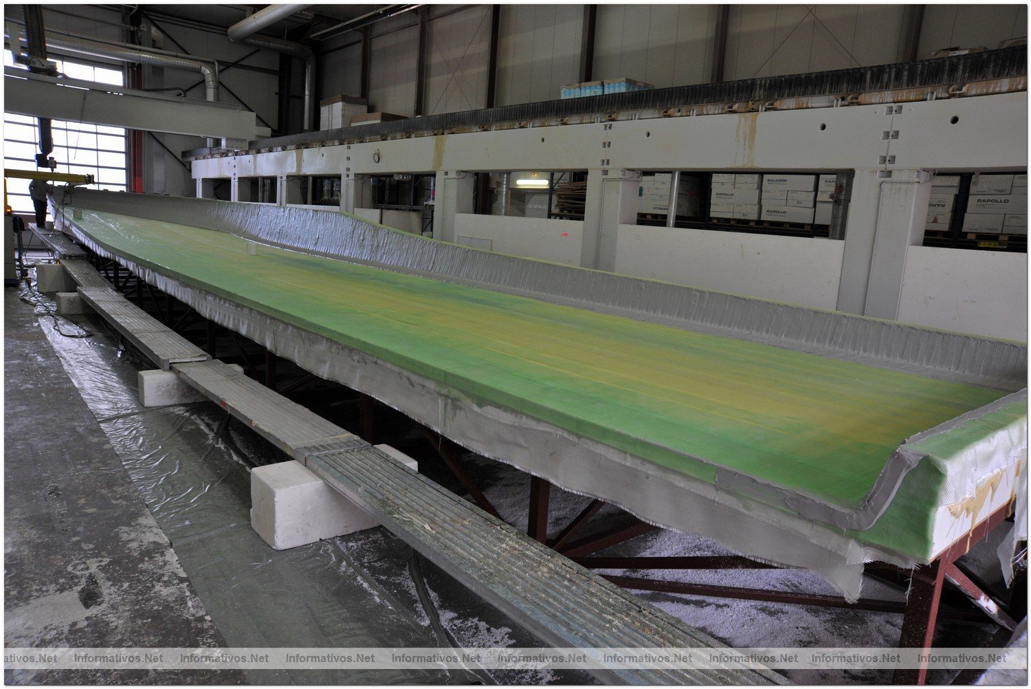 Construccin del MS TRANOR PlanetSolar, el mayor barco solar del mundo